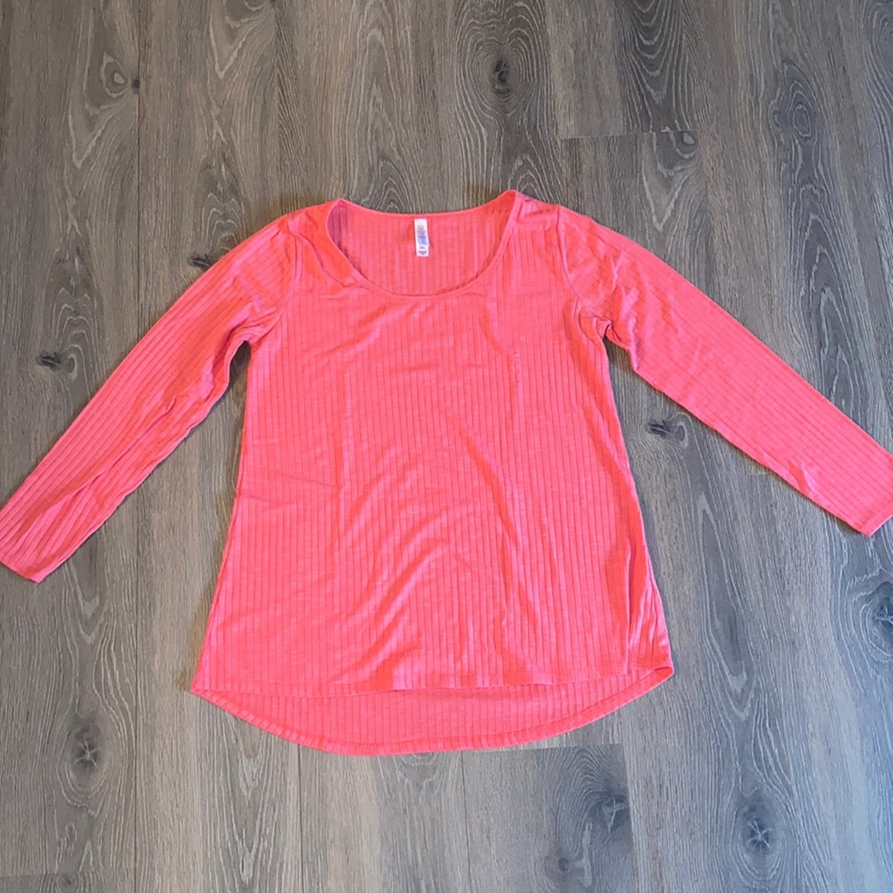 Lula Roe Lynnae long sleeve T-shirt